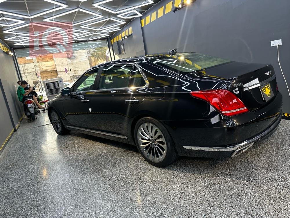 جێنسس G90